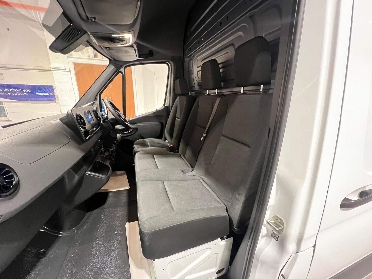 Mercedes-Benz Sprinter Listing Image