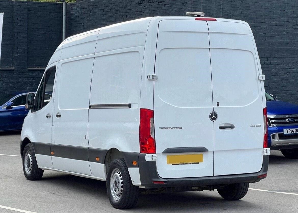 Mercedes-Benz Sprinter Listing Image