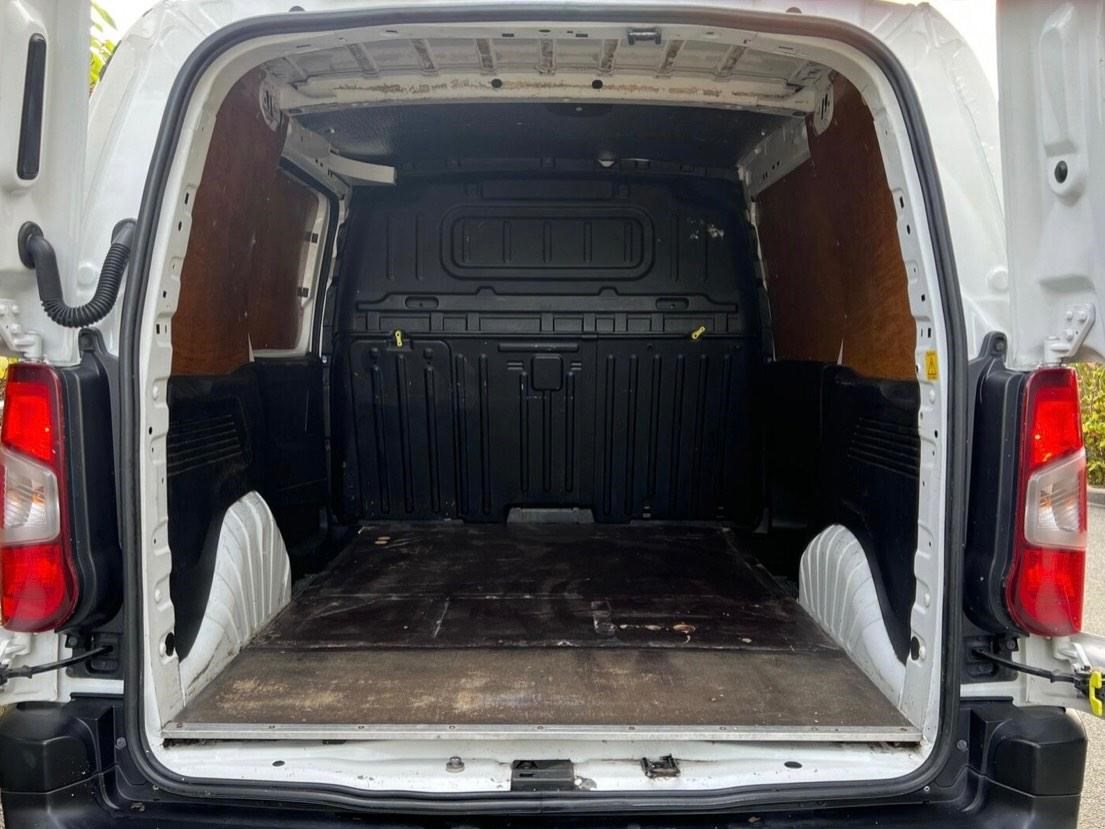 Vauxhall Combo Listing Image