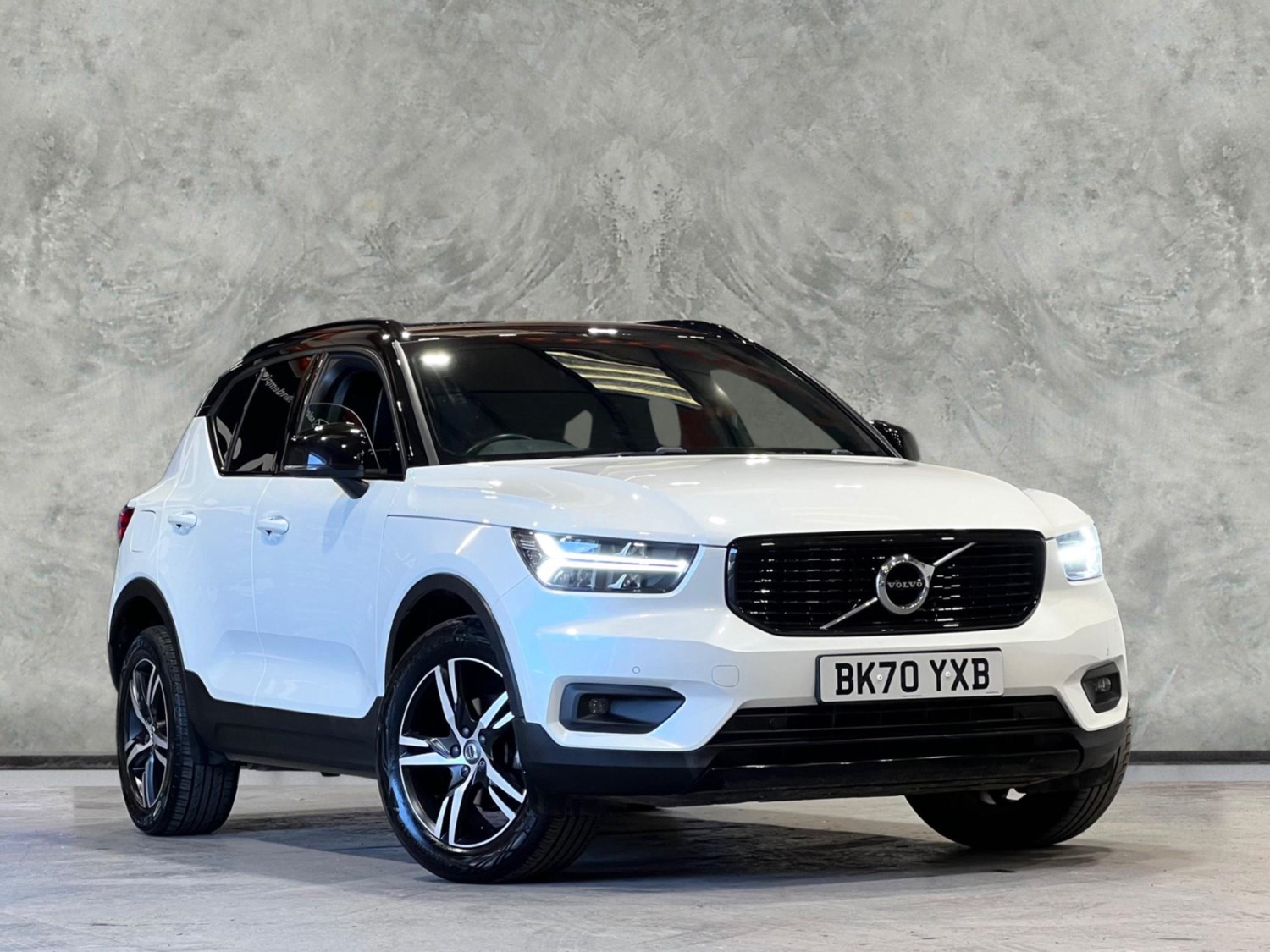 Volvo XC40 Listing Image