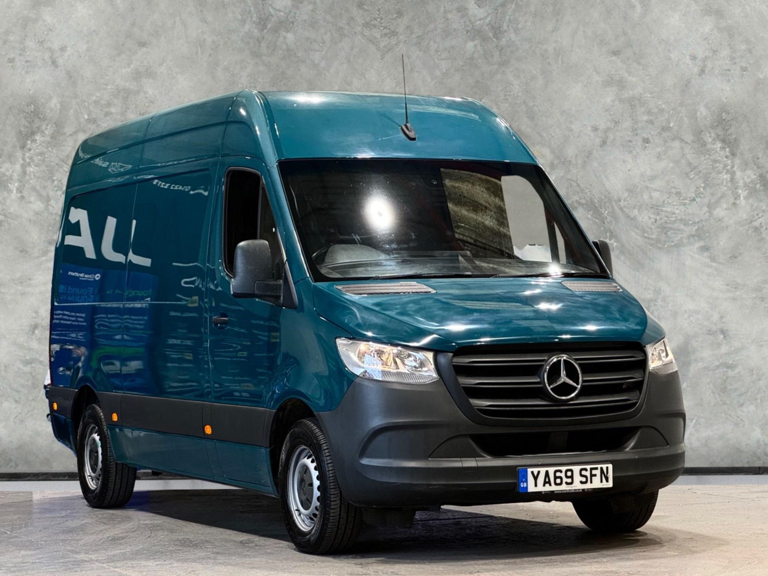 Mercedes-Benz Sprinter Listing Image