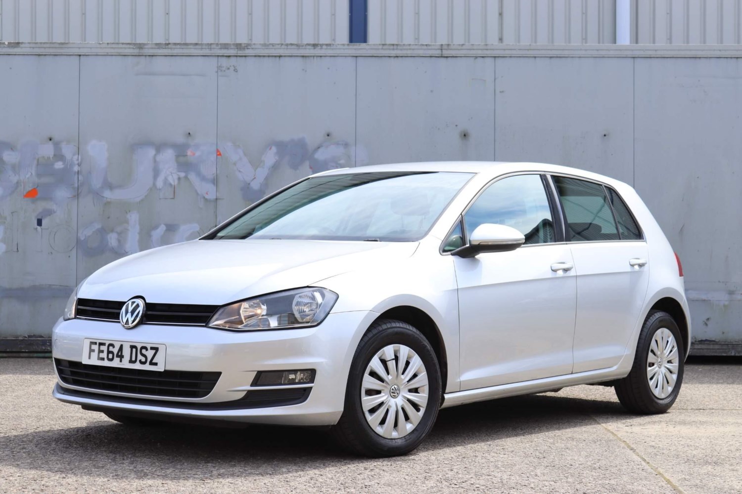 Volkswagen Golf Listing Image