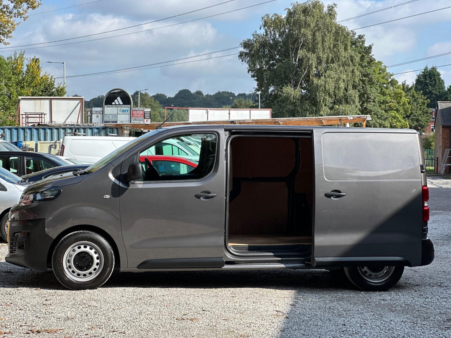 Citroen Dispatch Listing Image