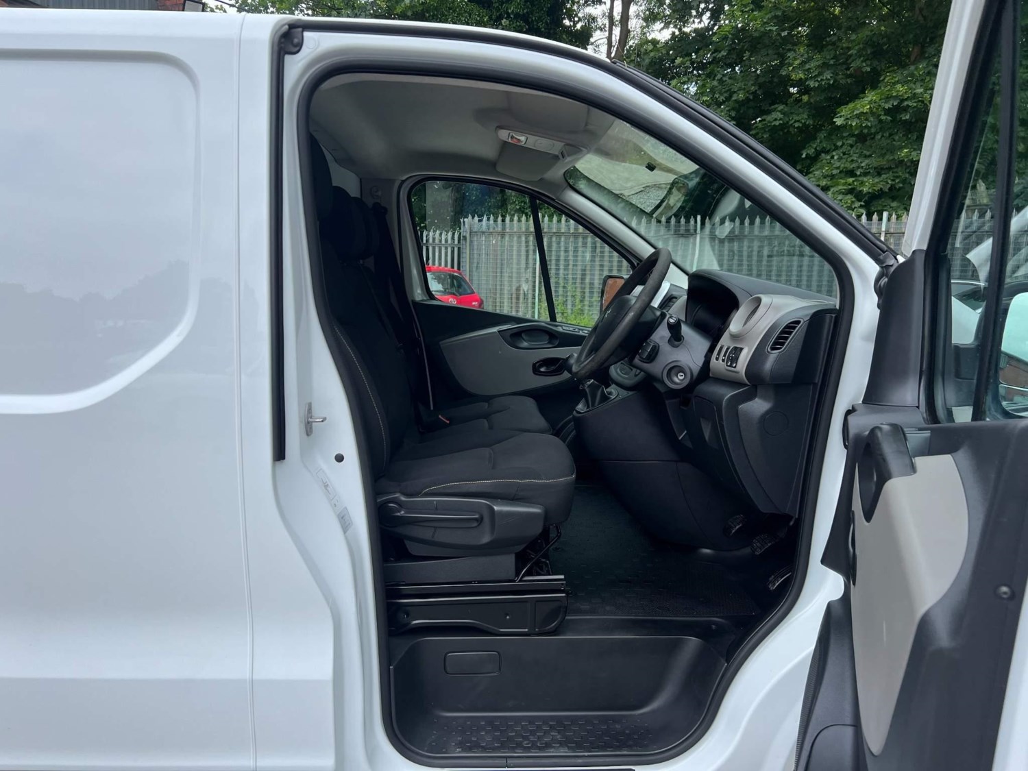 Renault Trafic Listing Image