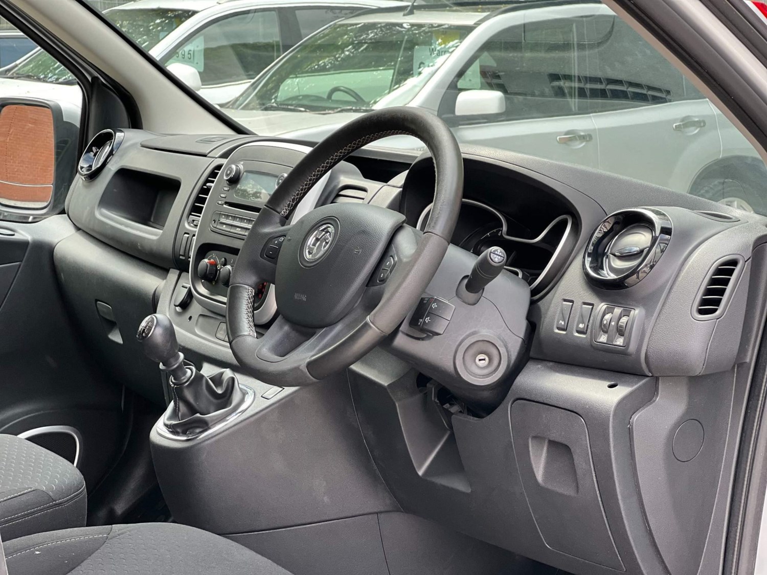 Vauxhall Vivaro Listing Image