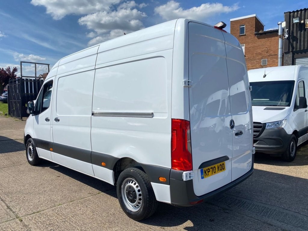 Mercedes-Benz Sprinter Listing Image