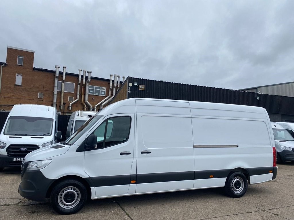 Mercedes-Benz Sprinter Listing Image