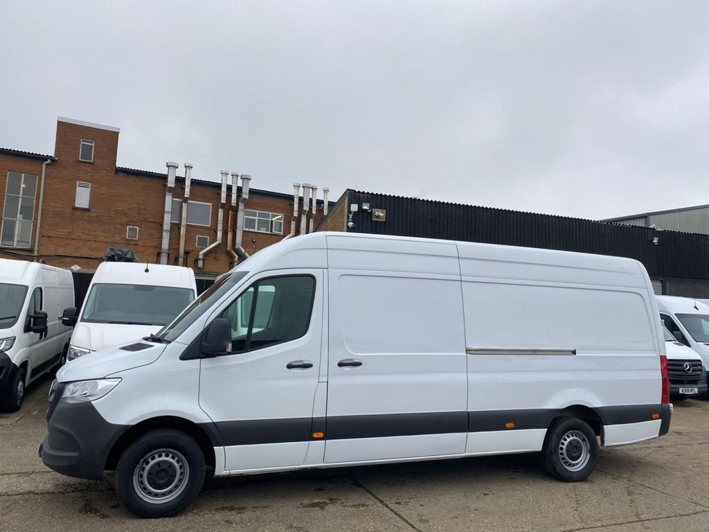 Mercedes-Benz Sprinter Listing Image