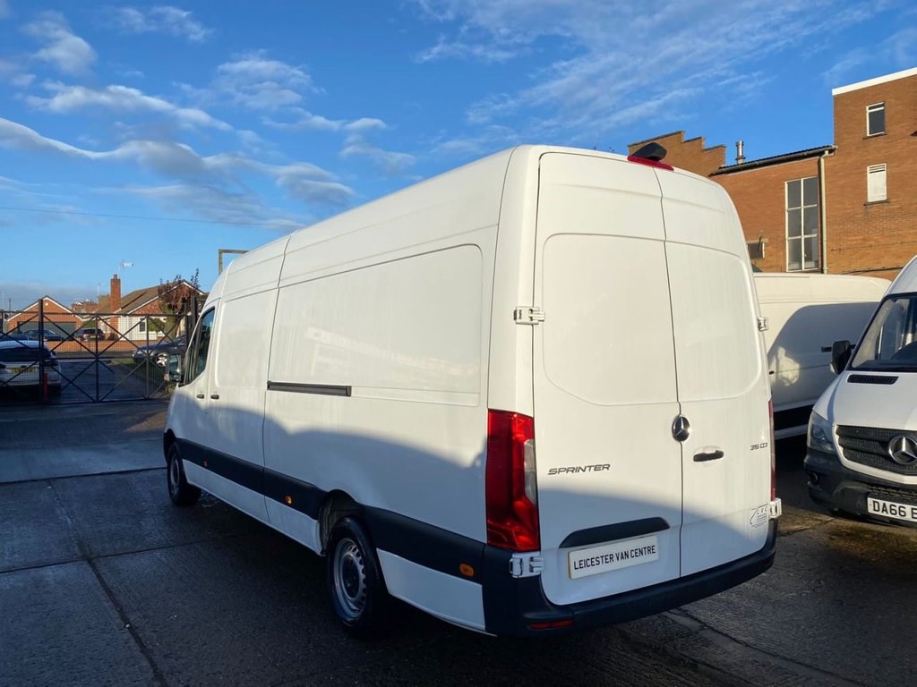 Mercedes-Benz Sprinter Listing Image