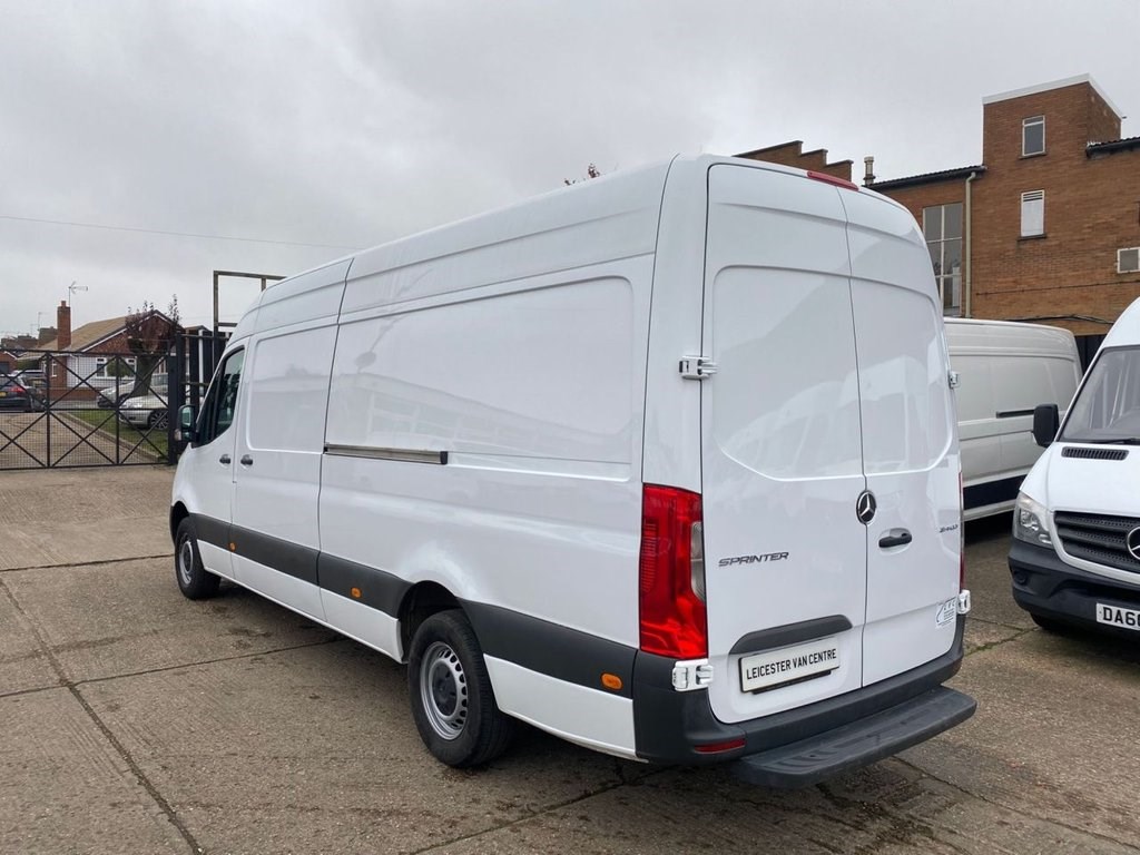 Mercedes-Benz Sprinter Listing Image