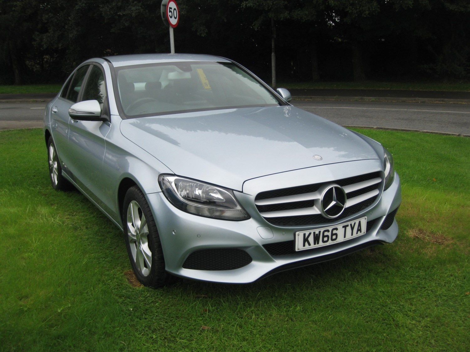 Mercedes-Benz C-Class Listing Image