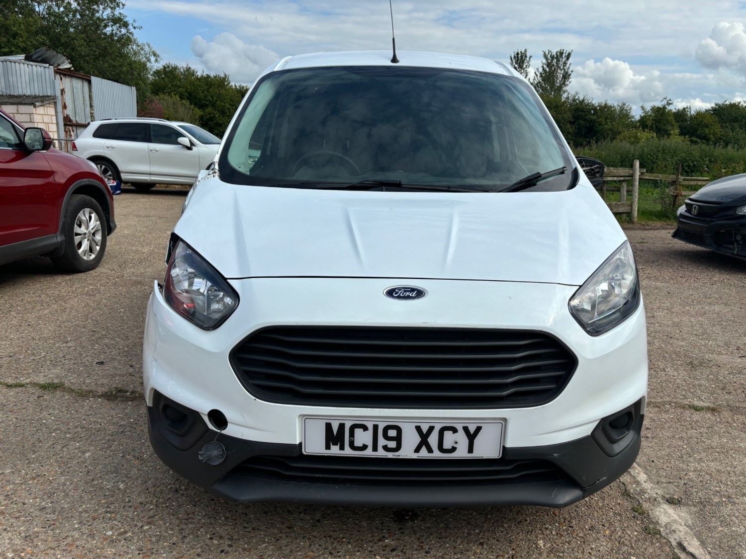 Ford Transit Courier Listing Image