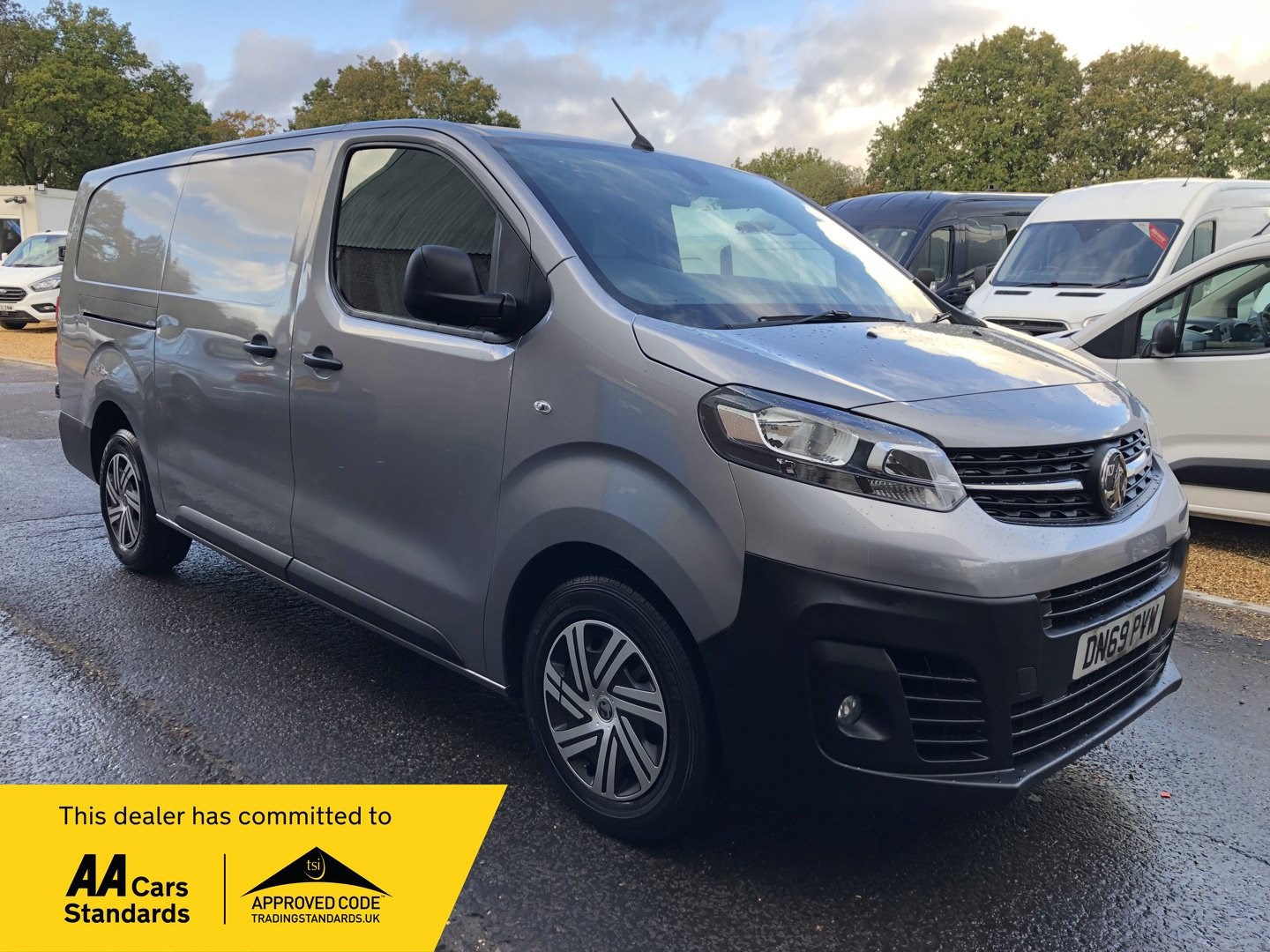 Vauxhall Vivaro Listing Image