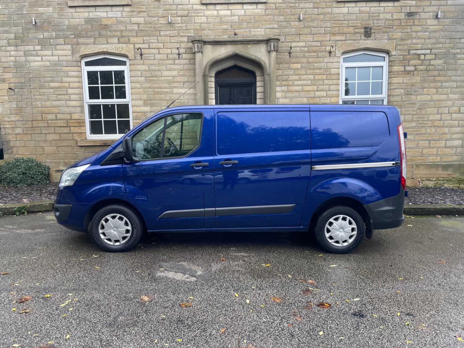 Ford Transit Custom Listing Image