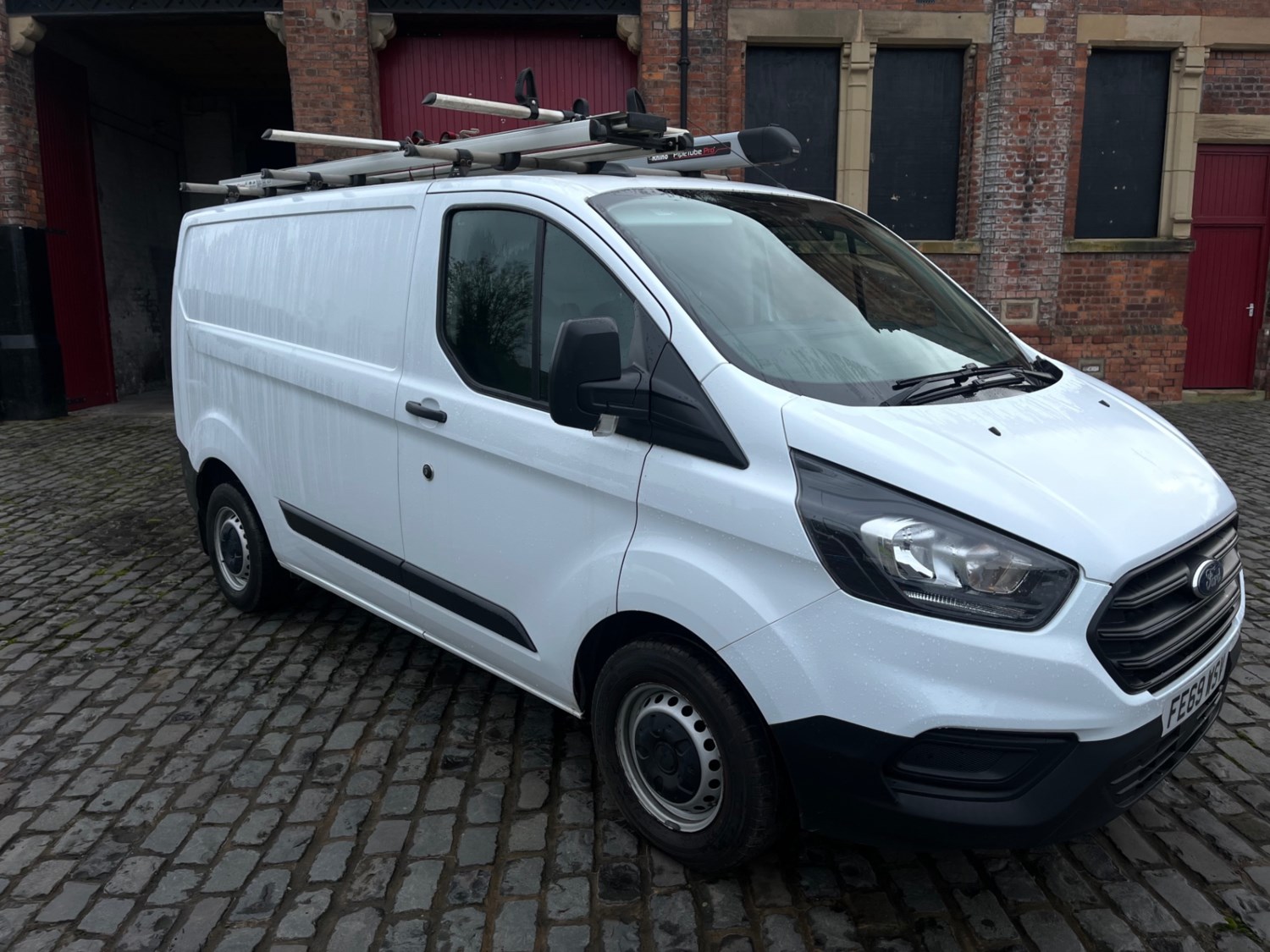 Ford Transit Custom Listing Image