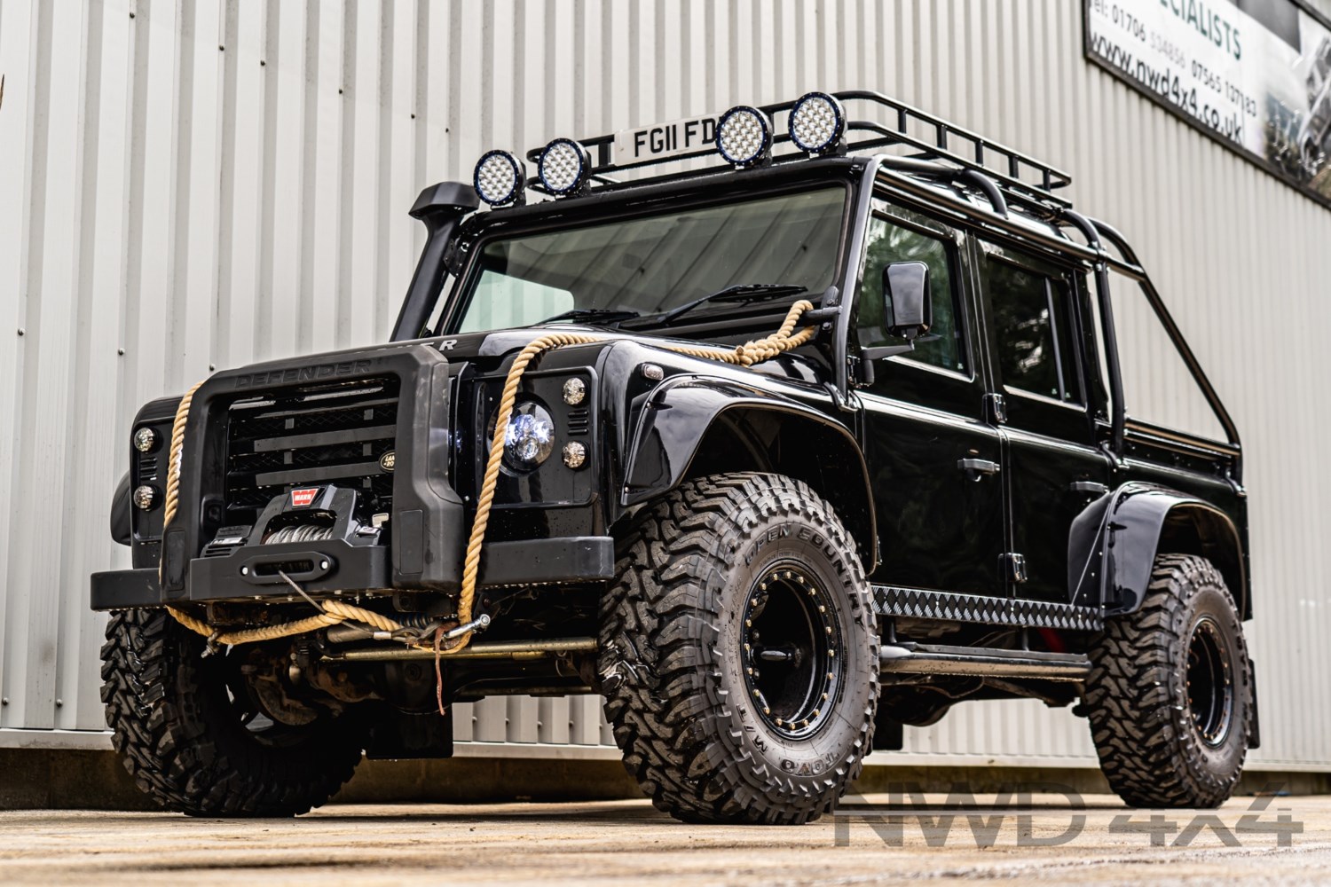 Land Rover Defender Listing Image