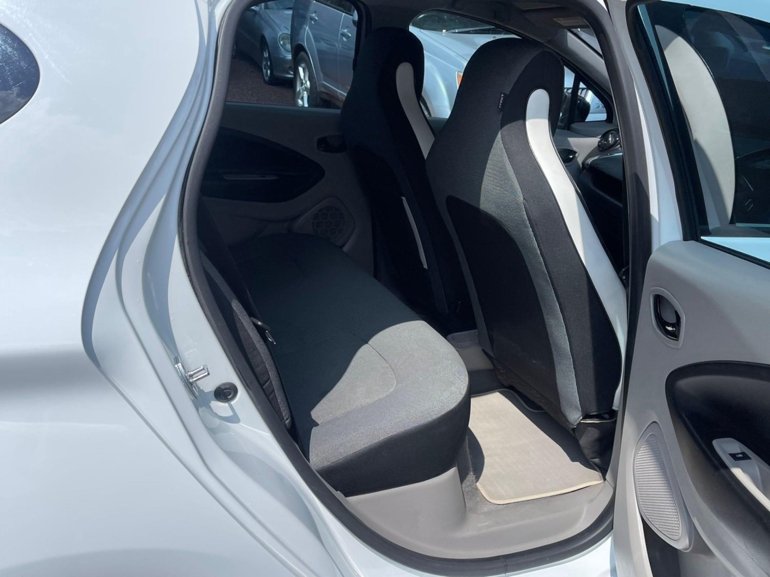 Renault Zoe Listing Image