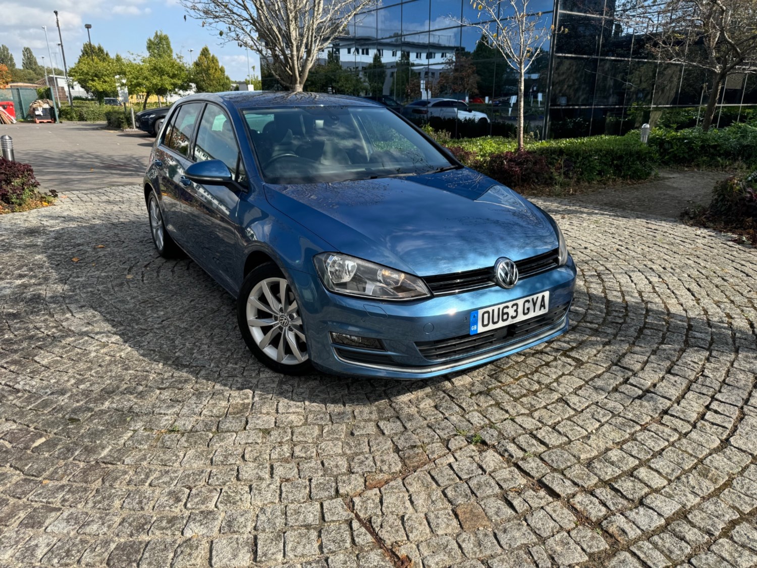 Volkswagen Golf Listing Image