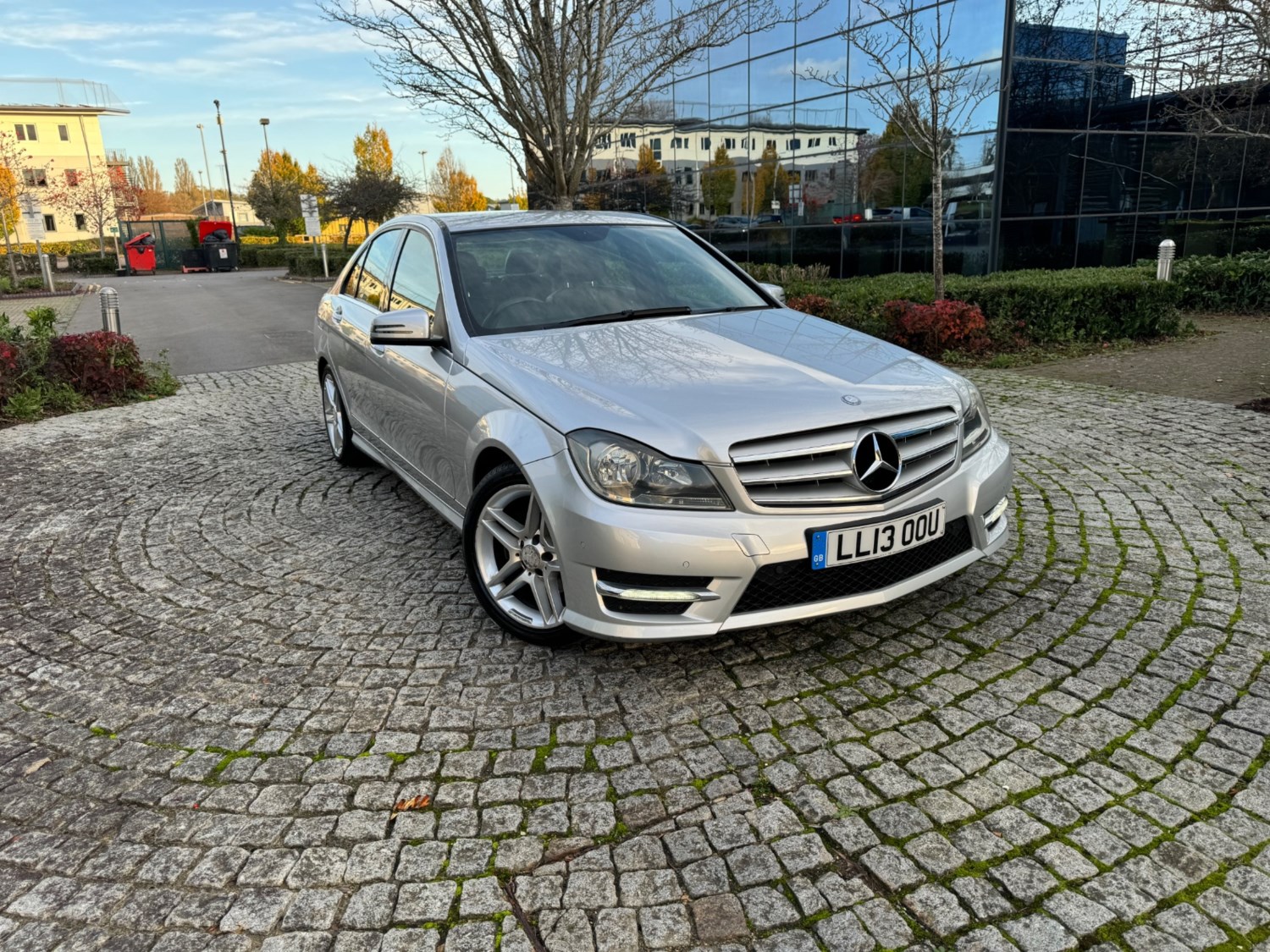 Mercedes-Benz C-Class Listing Image