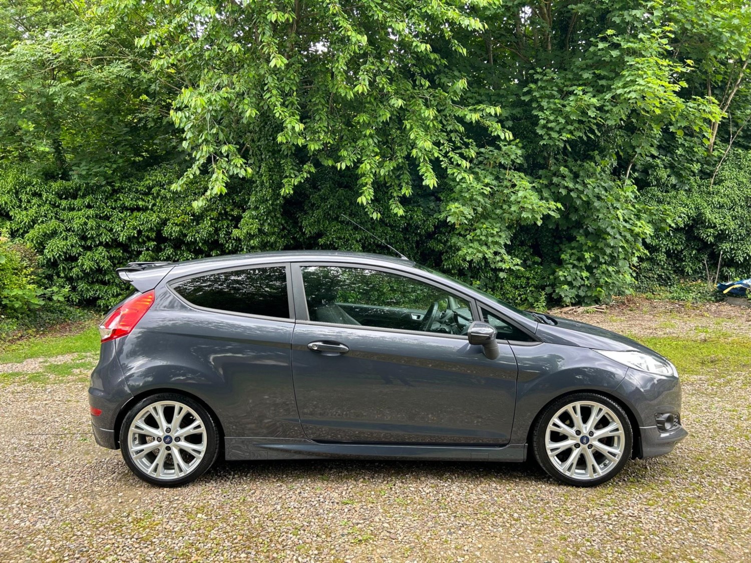 Ford Fiesta Listing Image