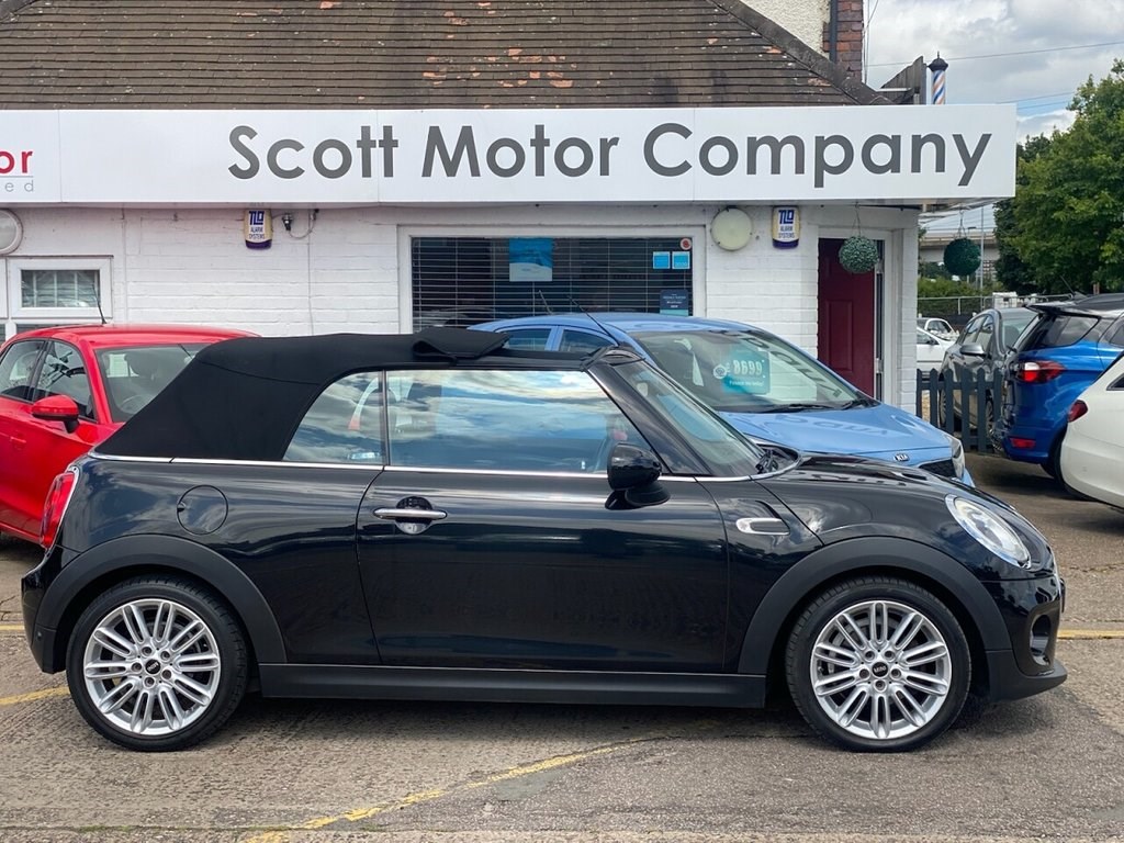 MINI Convertible Listing Image