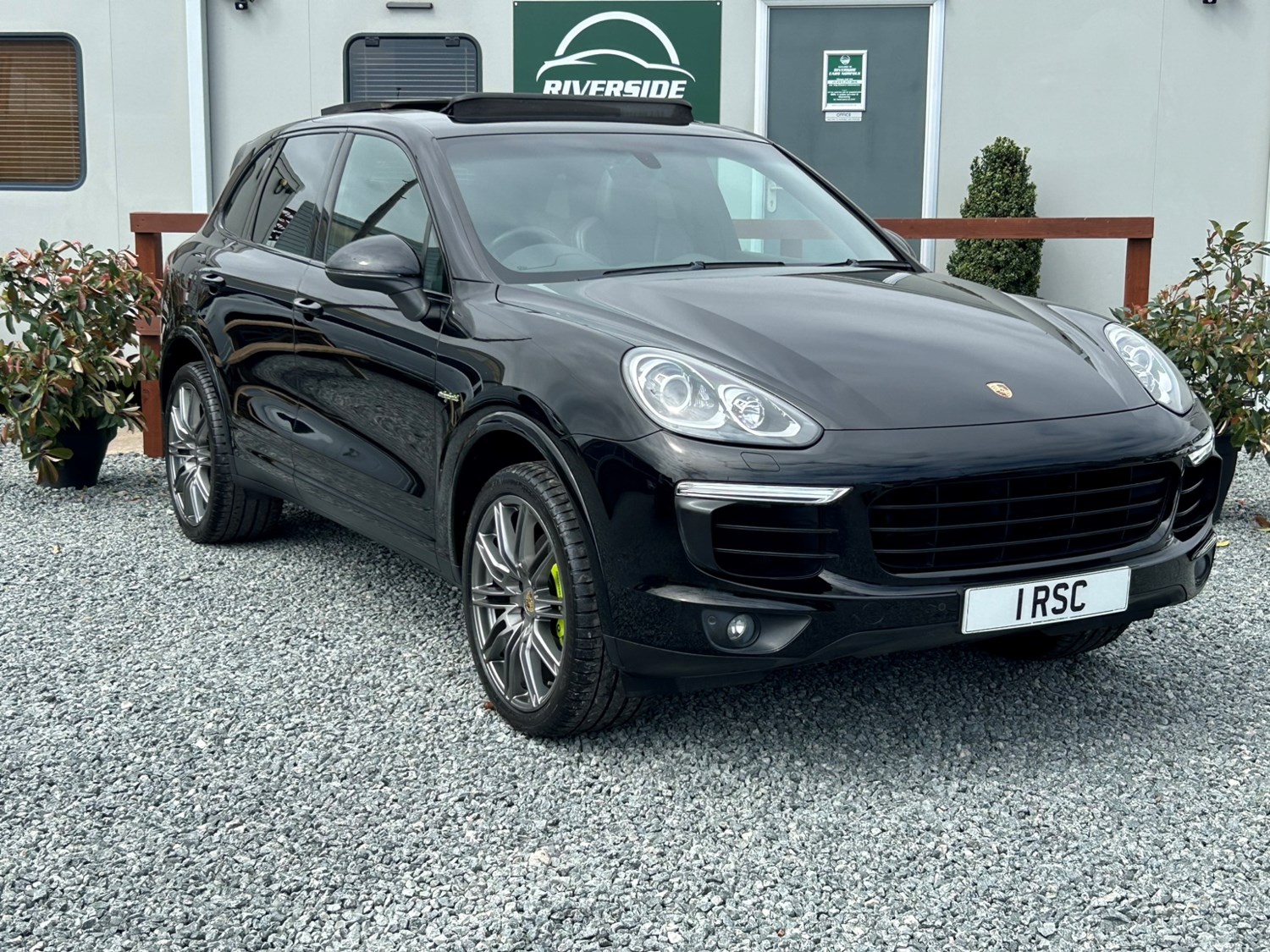 Porsche Cayenne Listing Image