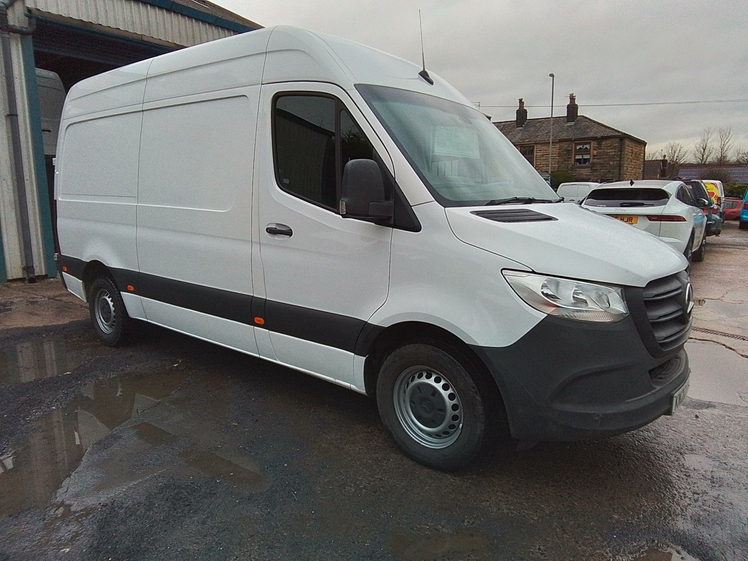 Mercedes-Benz Sprinter Listing Image