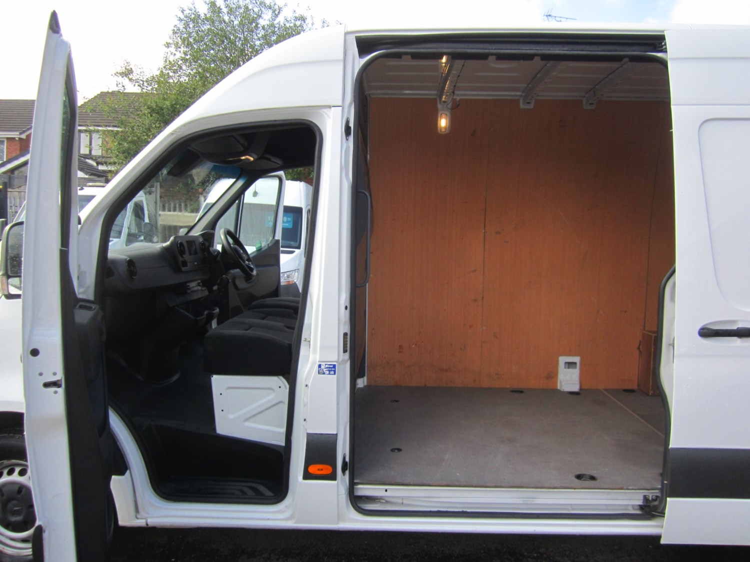 Mercedes-Benz Sprinter Listing Image