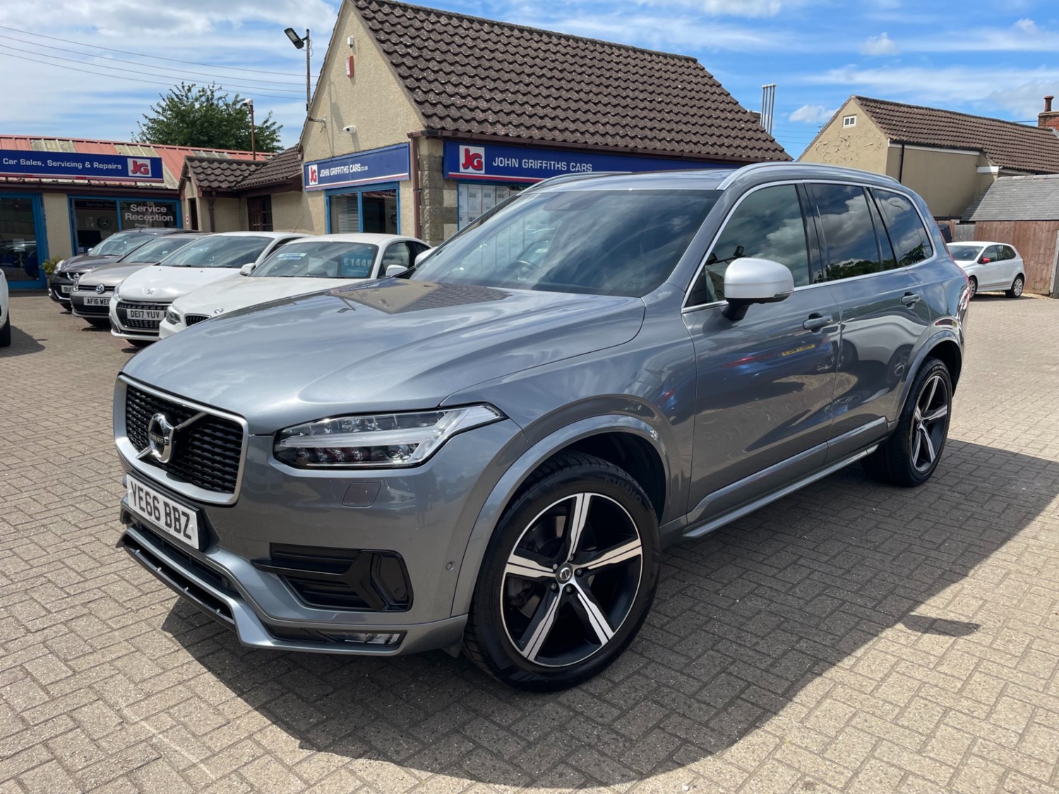 Volvo XC90 Listing Image