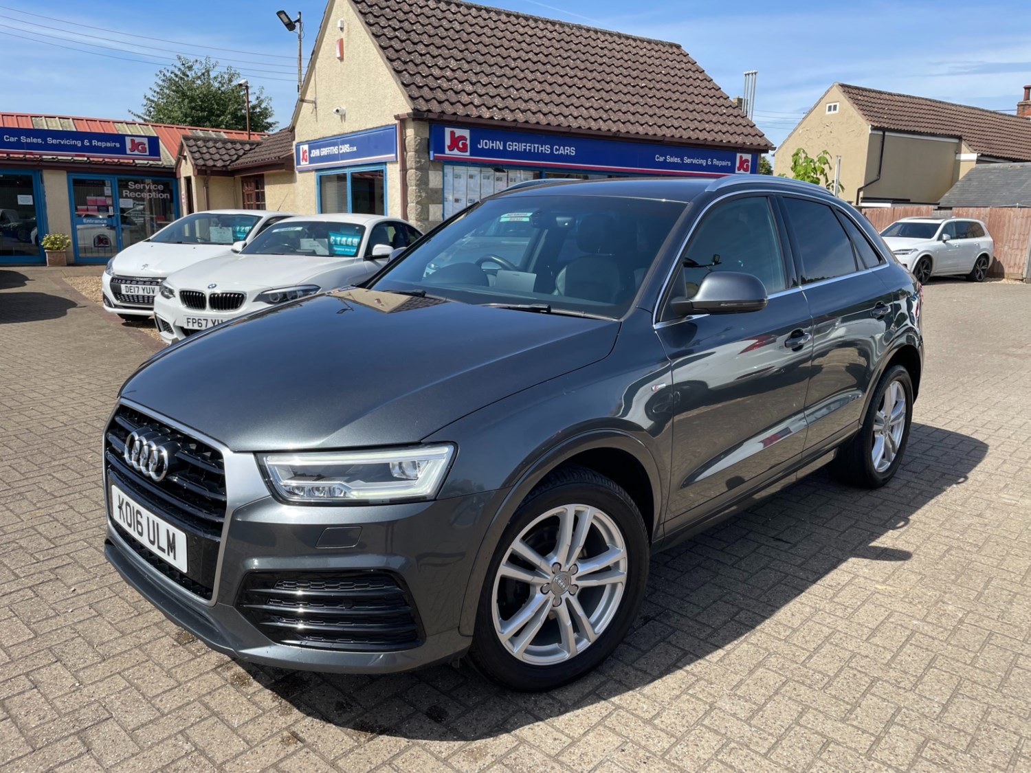 Audi Q3 Listing Image