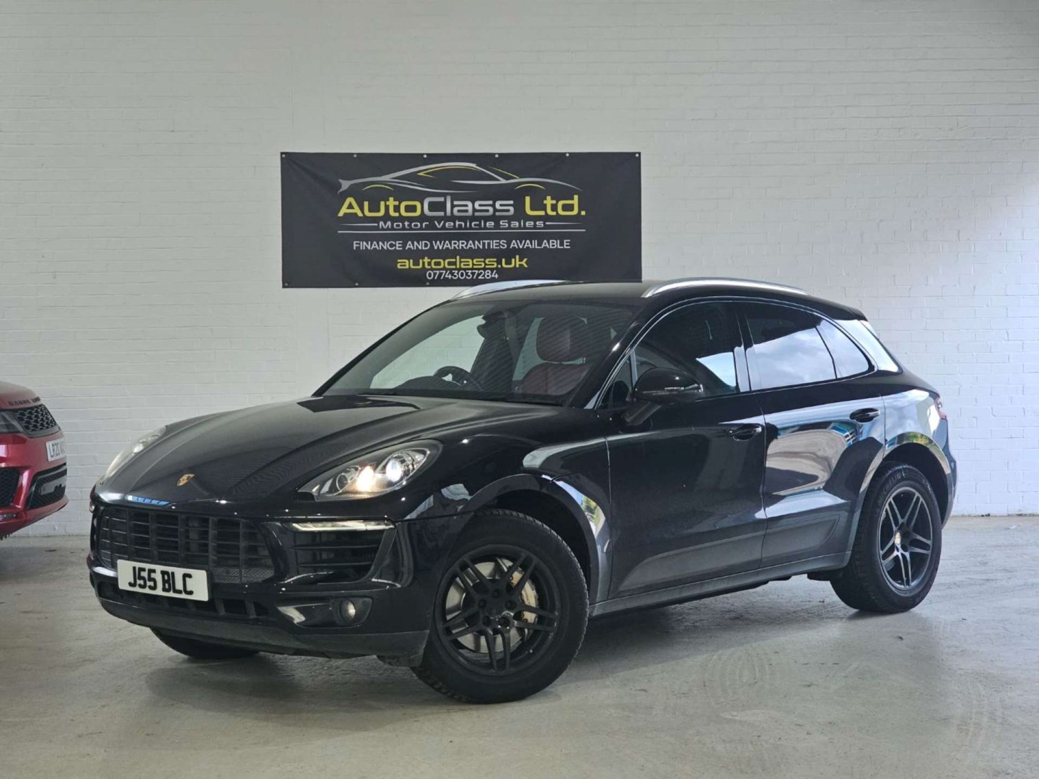 Porsche Macan Listing Image