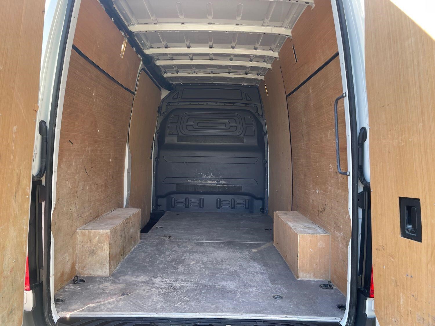 Mercedes-Benz Sprinter Listing Image