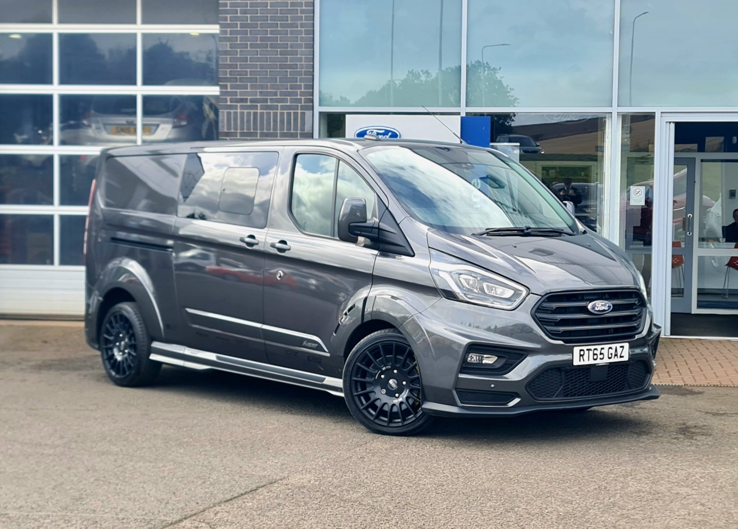 Ford Transit Custom Listing Image