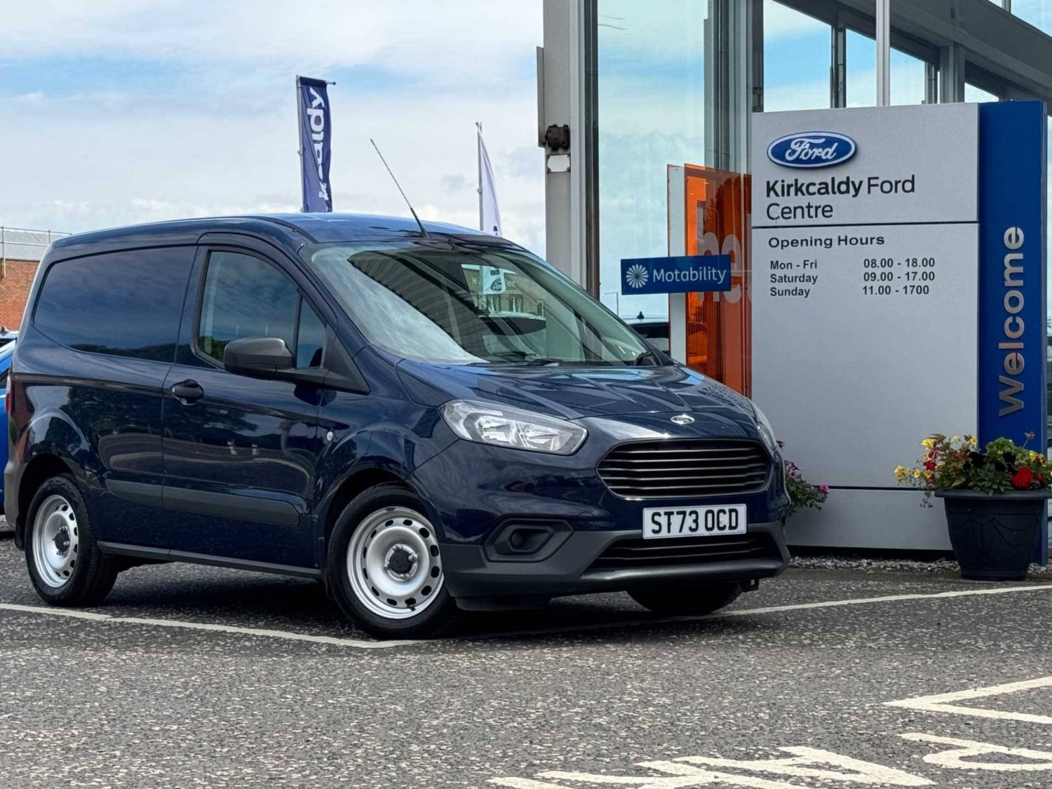 Ford Transit Courier Listing Image