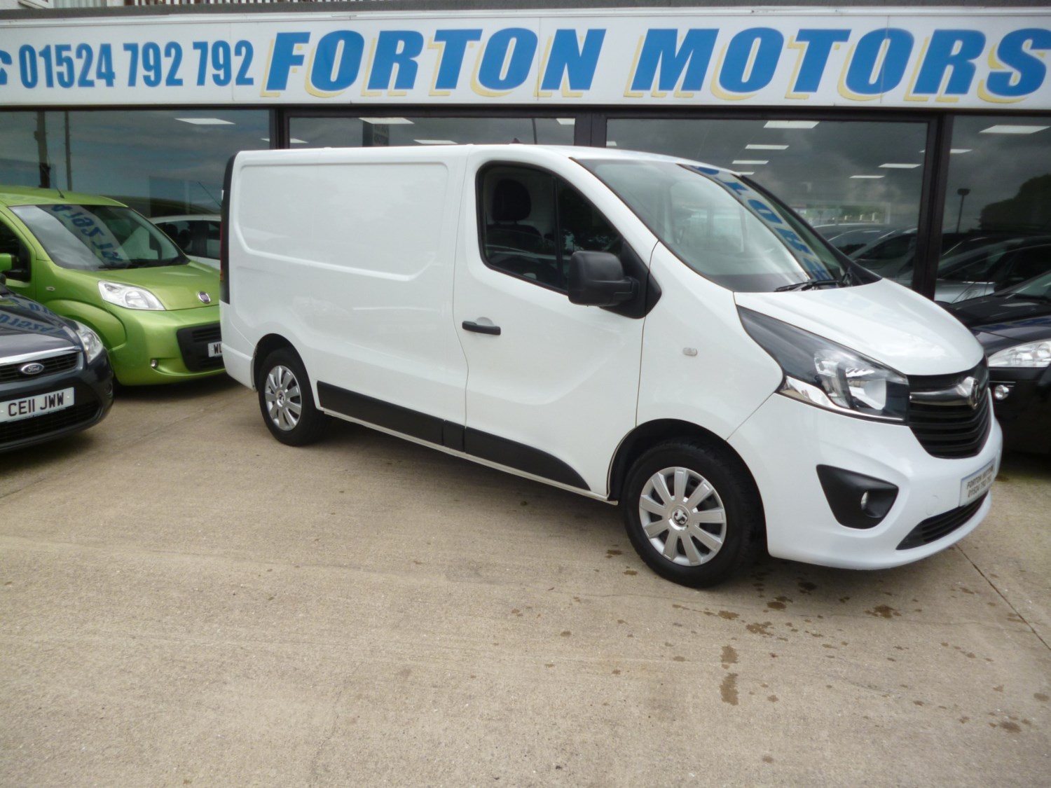 Vauxhall Vivaro Listing Image