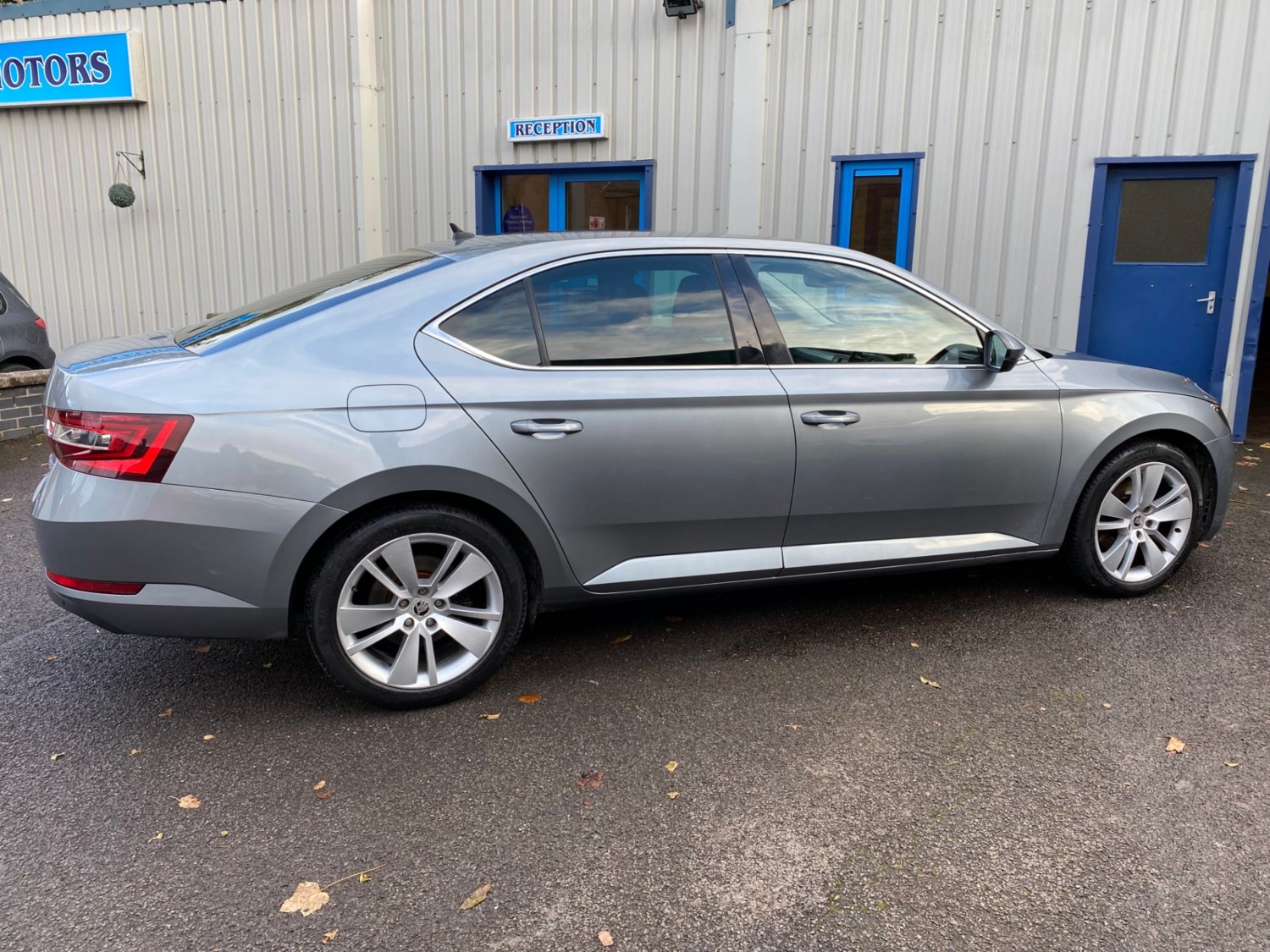 Skoda Superb Listing Image