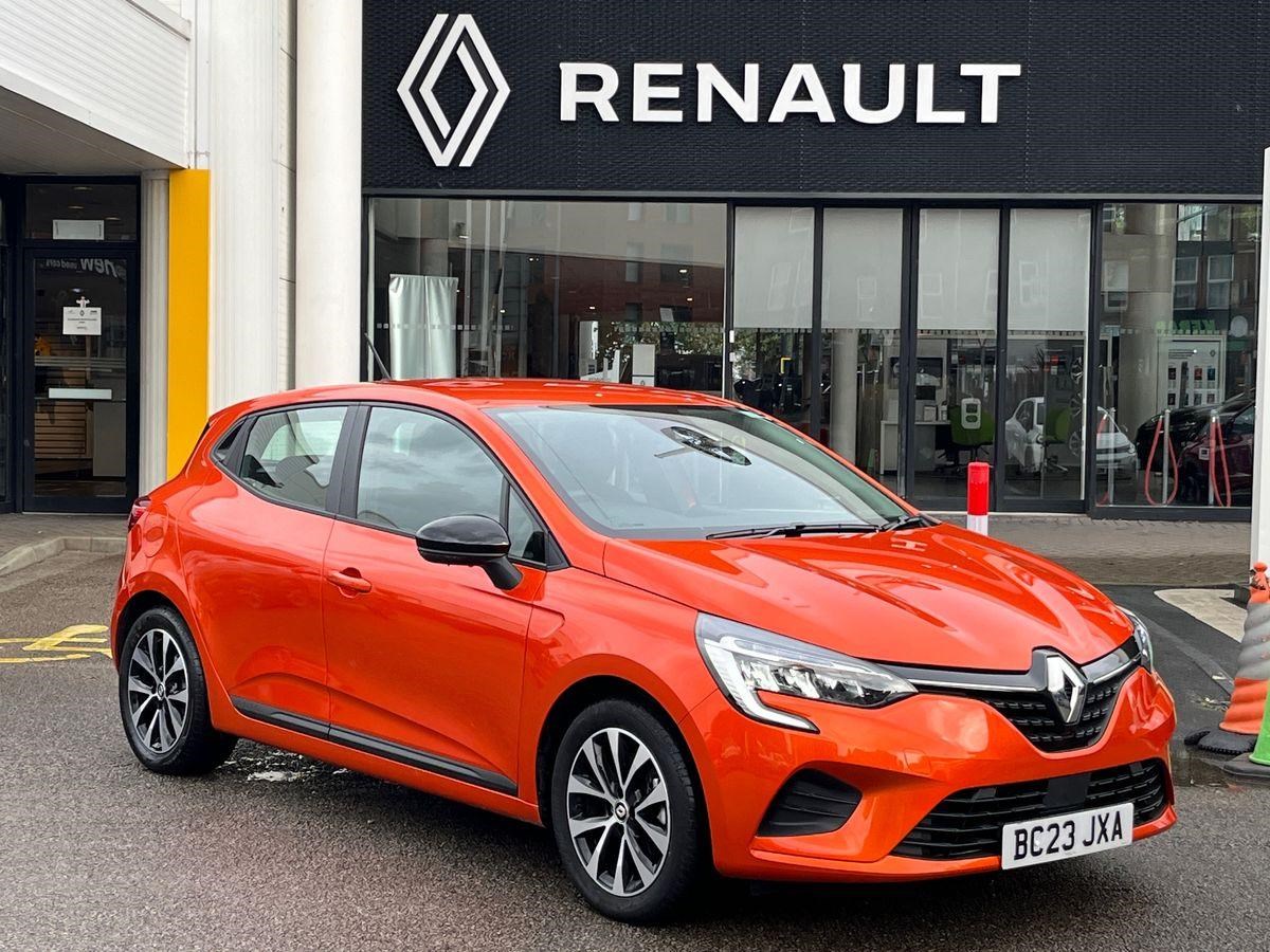 Renault Clio Listing Image