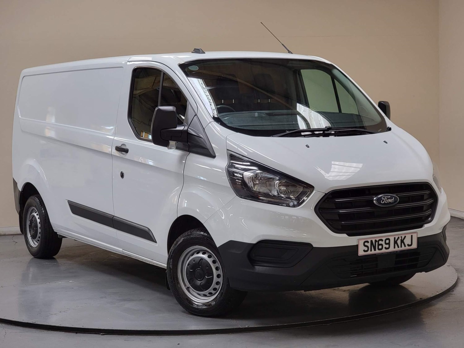 Ford Transit Custom Listing Image