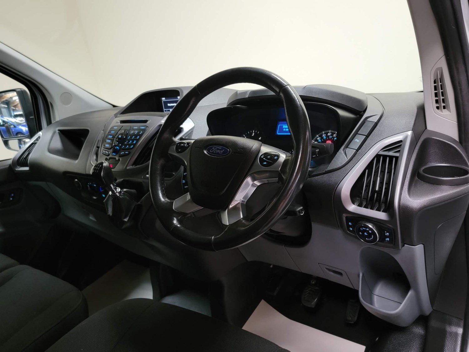 Ford Transit Custom Listing Image