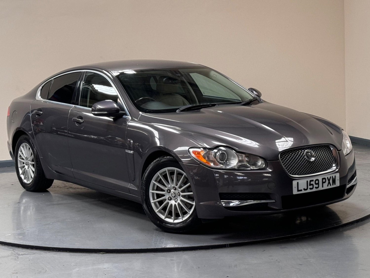 Jaguar XF Listing Image