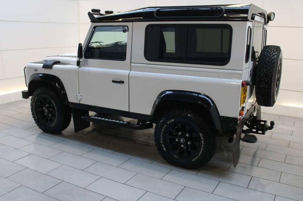 Land Rover Defender 90 Listing Image