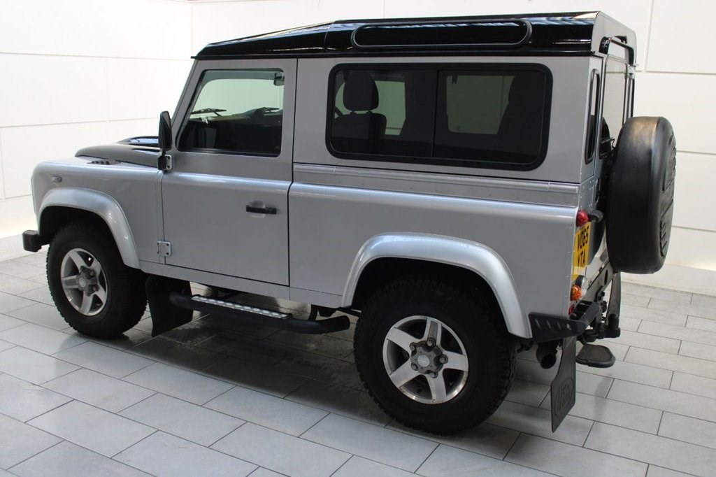 Land Rover Defender 90 Listing Image