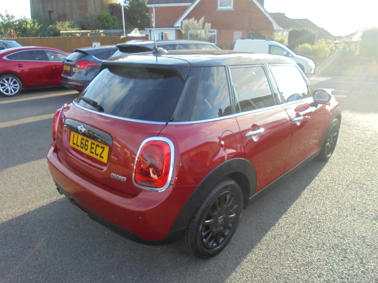 MINI Hatch Listing Image