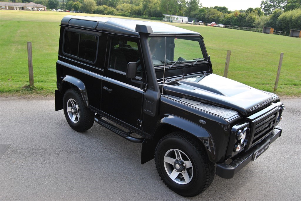 Land Rover Defender 90 Listing Image