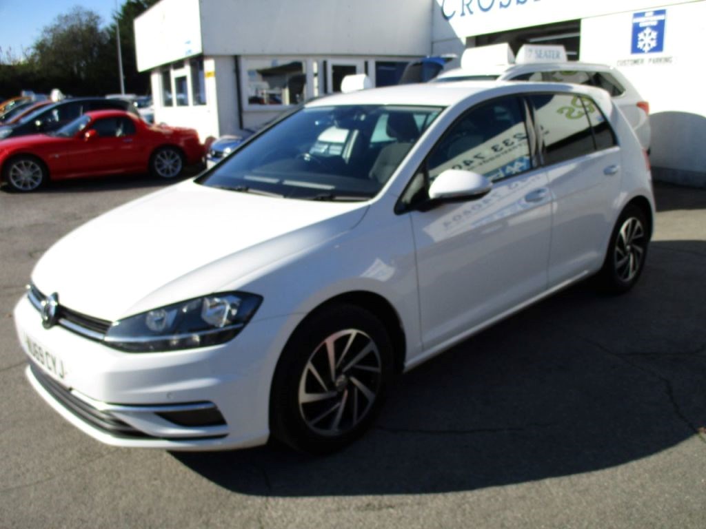 Volkswagen Golf Listing Image