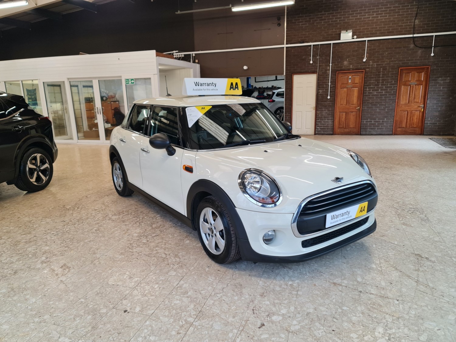 MINI Hatch Listing Image