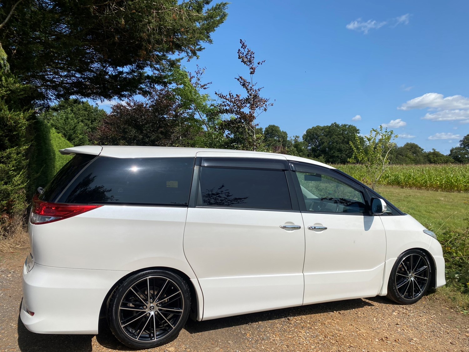 Toyota Estima Listing Image