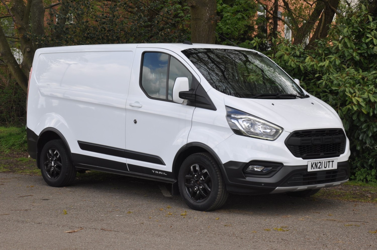 Ford Transit Custom Listing Image