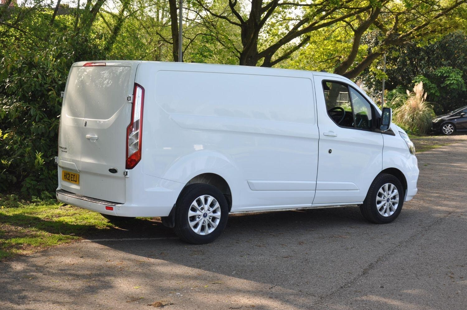 Ford Transit Custom Listing Image