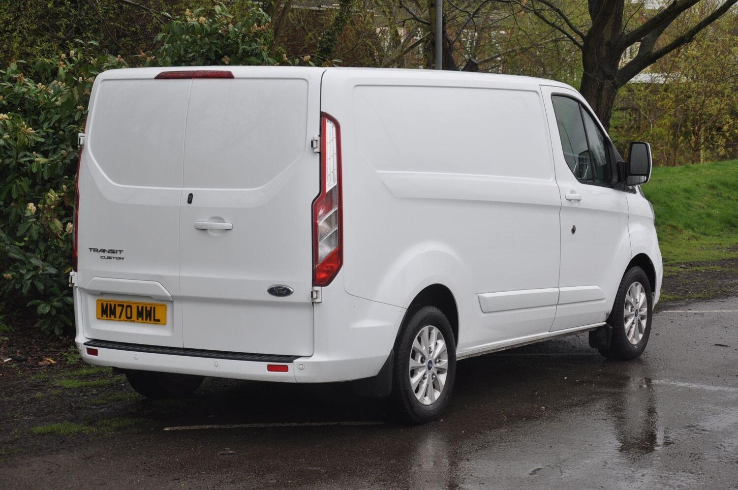 Ford Transit Custom Listing Image